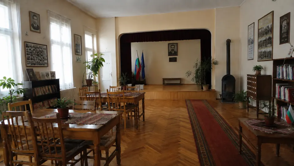 Библиотеката на Каравелово